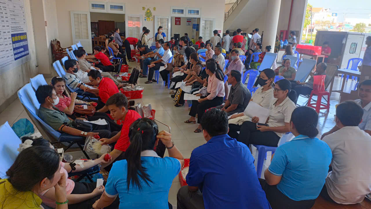 Hội chữ thập đỏ tỉnh với hoạt động hiến máu nhân đạo tháng 12 tại Ba Tri