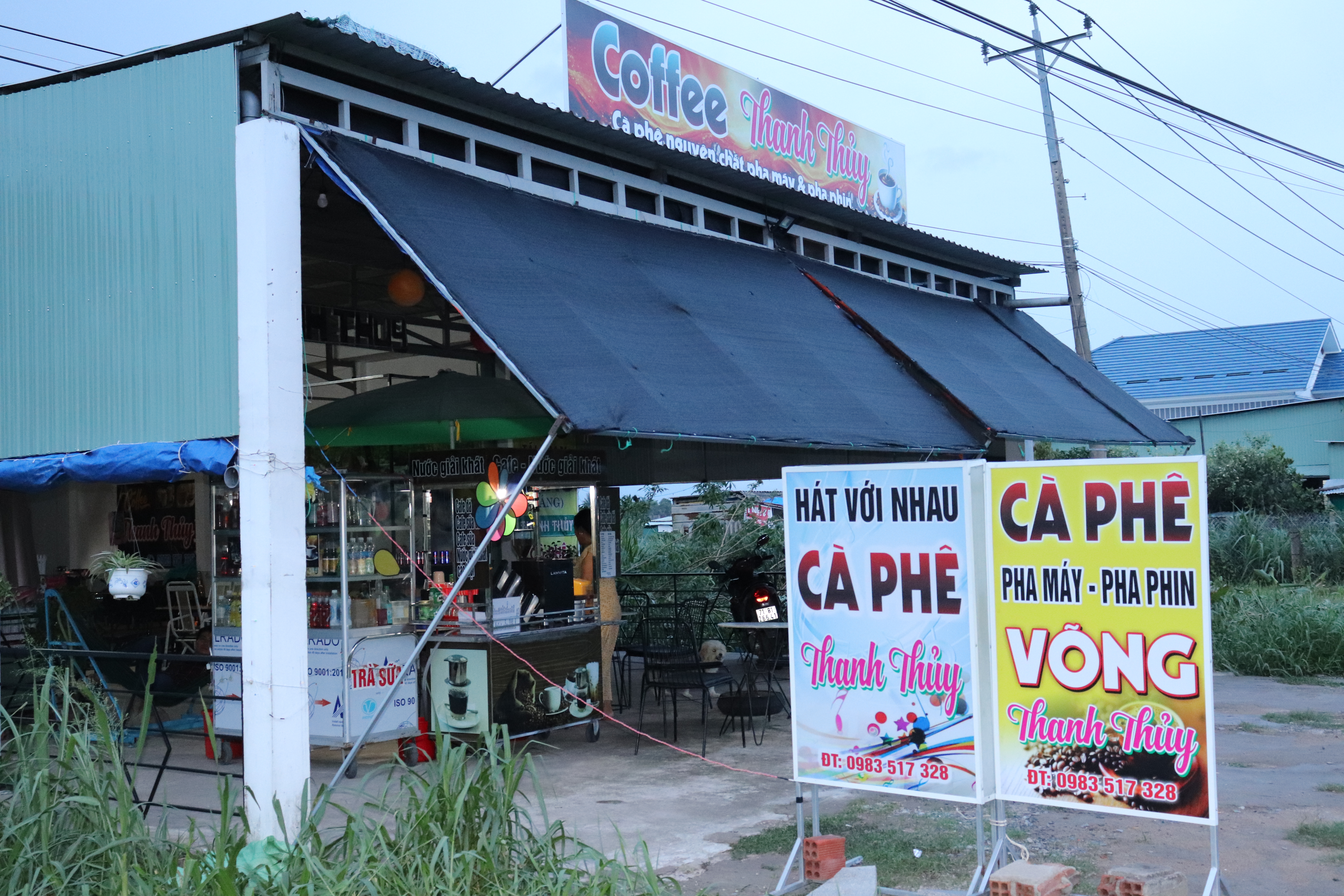 Xã Ba Tri vận động tạm dừng, hạn chế hoạt động karaoke hộ gia đình và các cơ sở hát với nhau nghe để các em học sinh ôn thi tốt nghiệp Trung học phổ thông