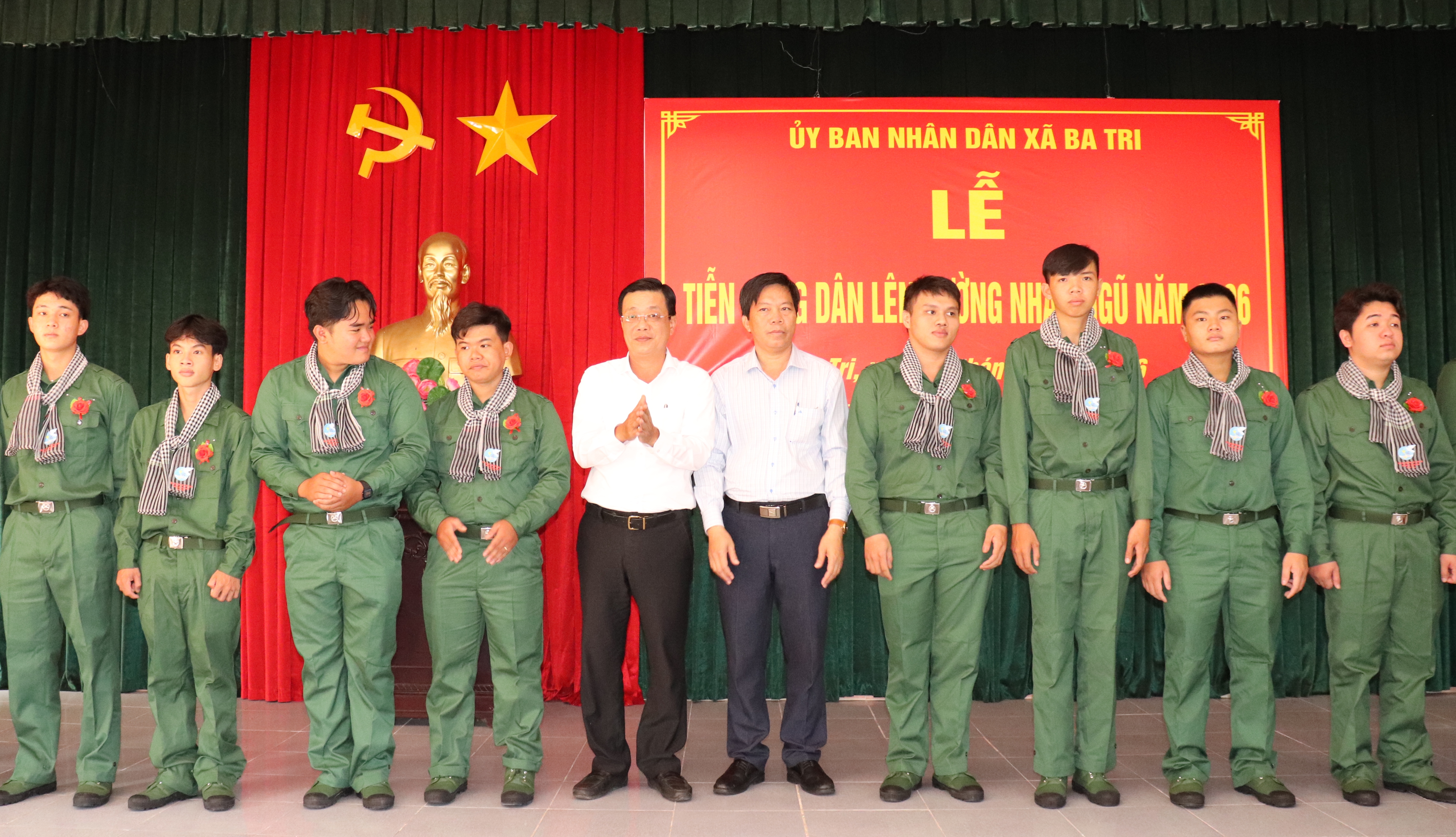 Ba Tri tổ chức Lễ tiễn công dân lên đường nhập ngũ năm 2026