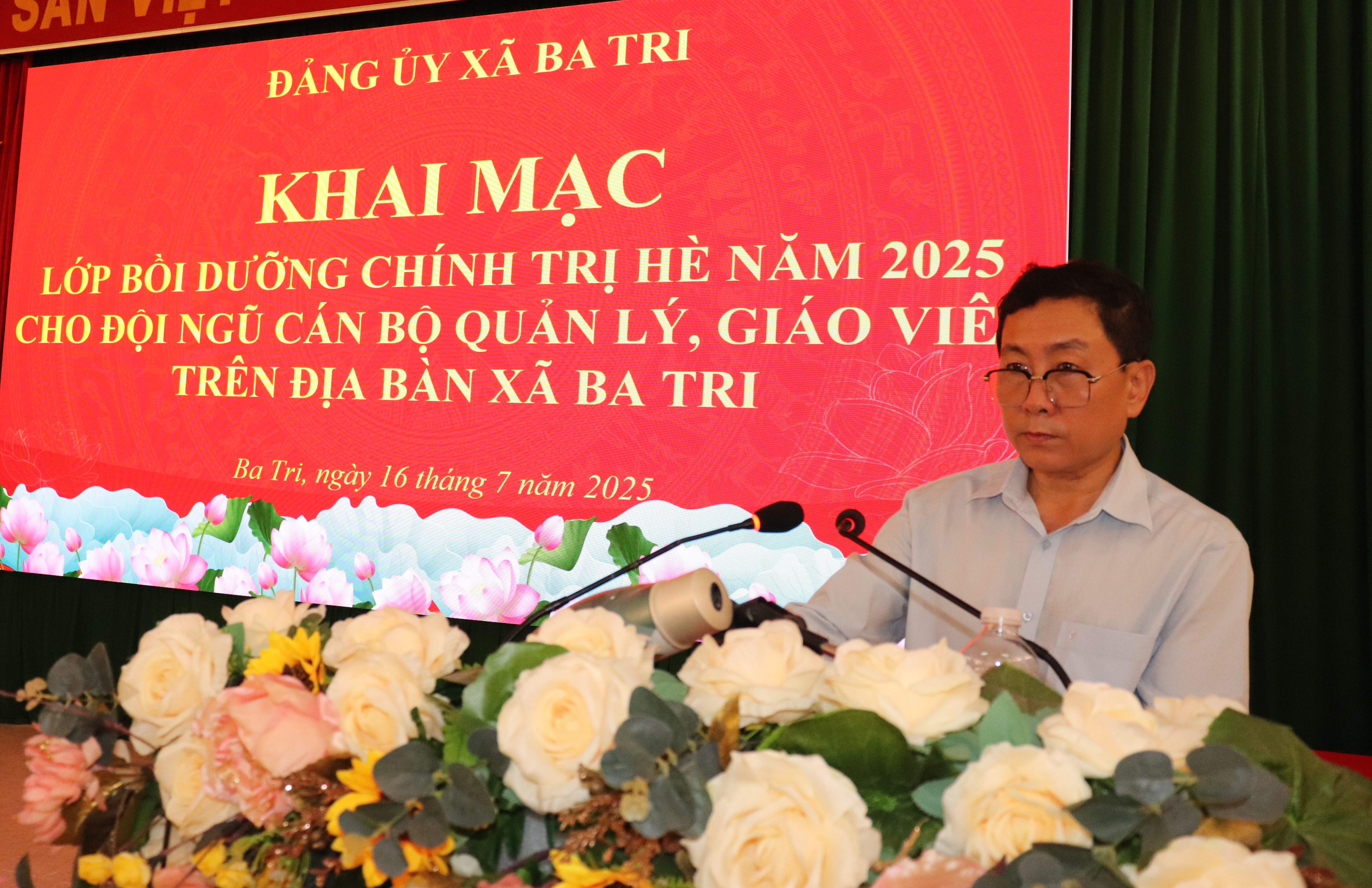 Bồi dưỡng chính trị hè cho đội ngũ cán bộ quản lý, giáo viên