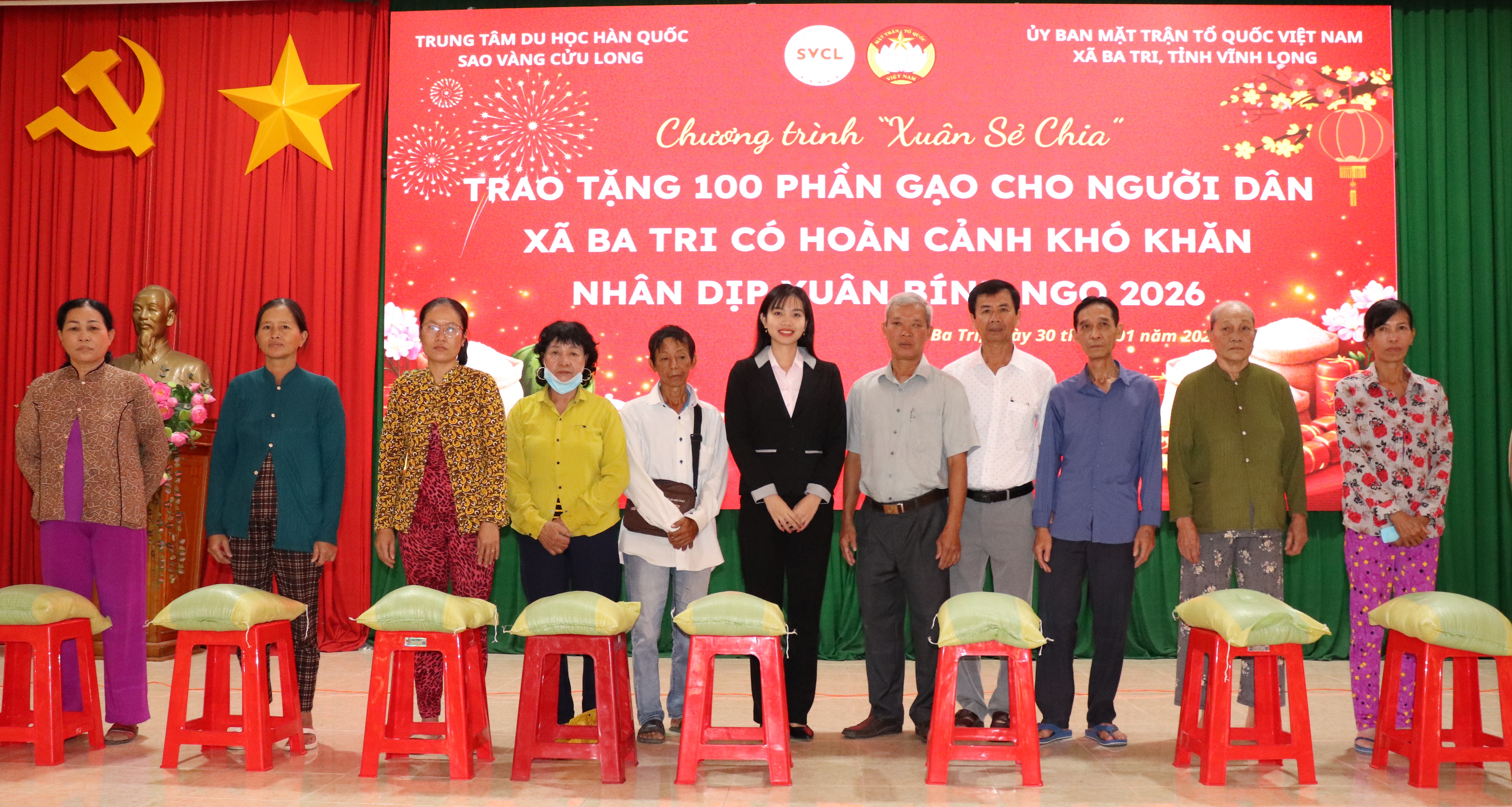 Trung tâm Du học Hàn Quốc Sao Vàng Cửu Long tặng 107 phần quà tết cho hộ cận nghèo, hộ có hoàn cảnh khó khăn