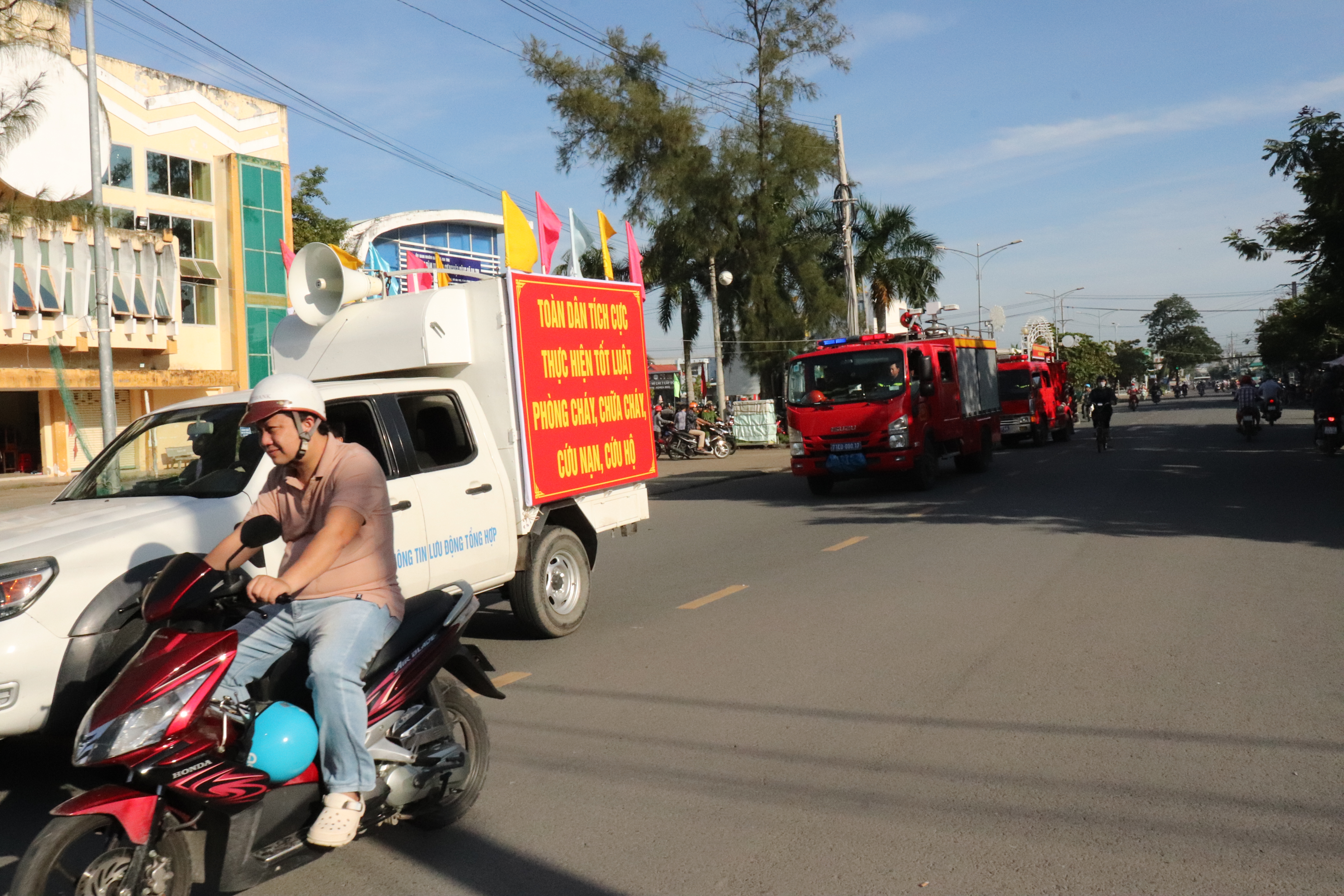 UBND xã Ba Tri chỉ đạo tặng cường triển khai quyết liệt các biện pháp phòng cháy, chữa cháy, cứu nạn, cứu hộ 