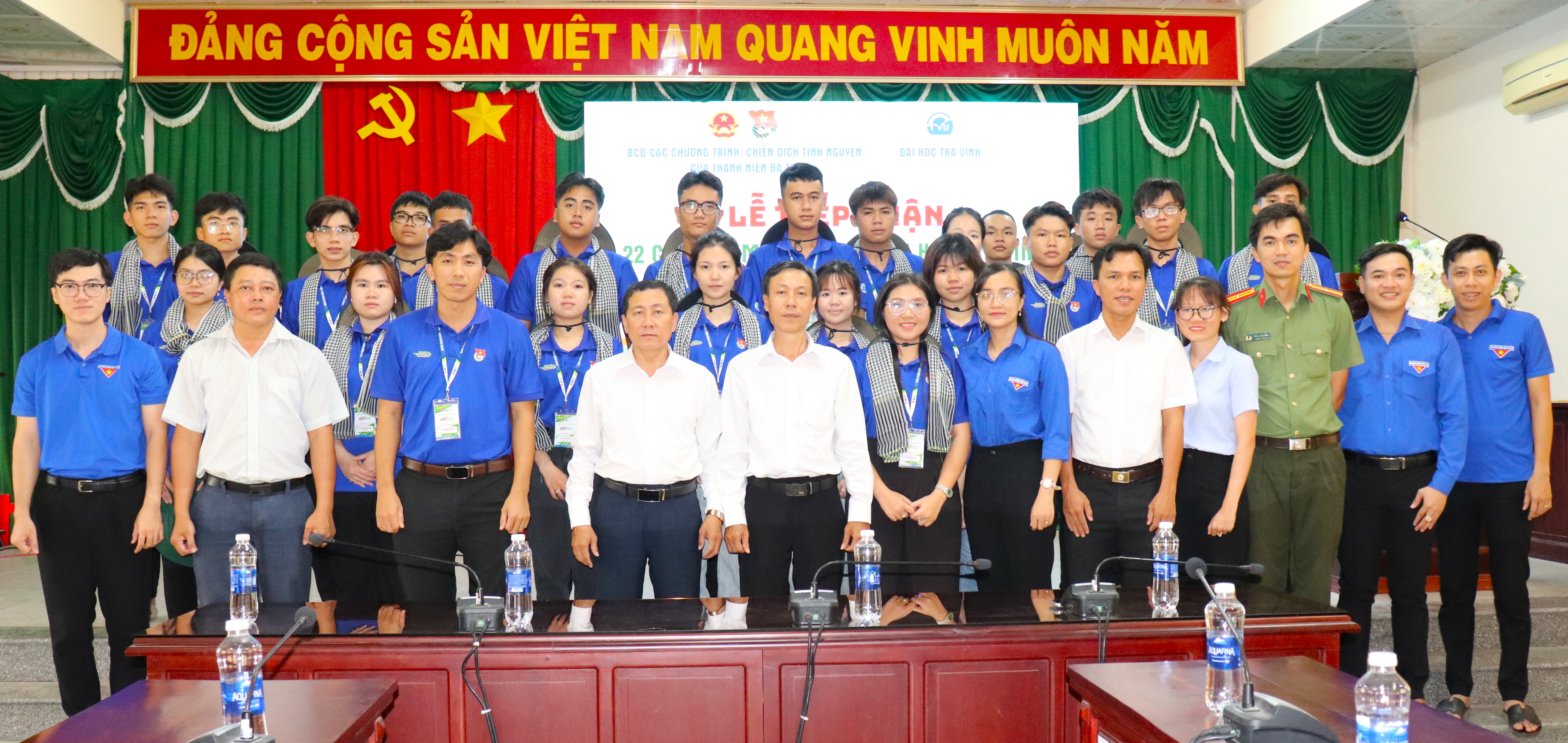 Ba Tri tiếp nhận 22 chiến sĩ thanh niên tình nguyện mùa hè xanh Đại học Trà Vinh 