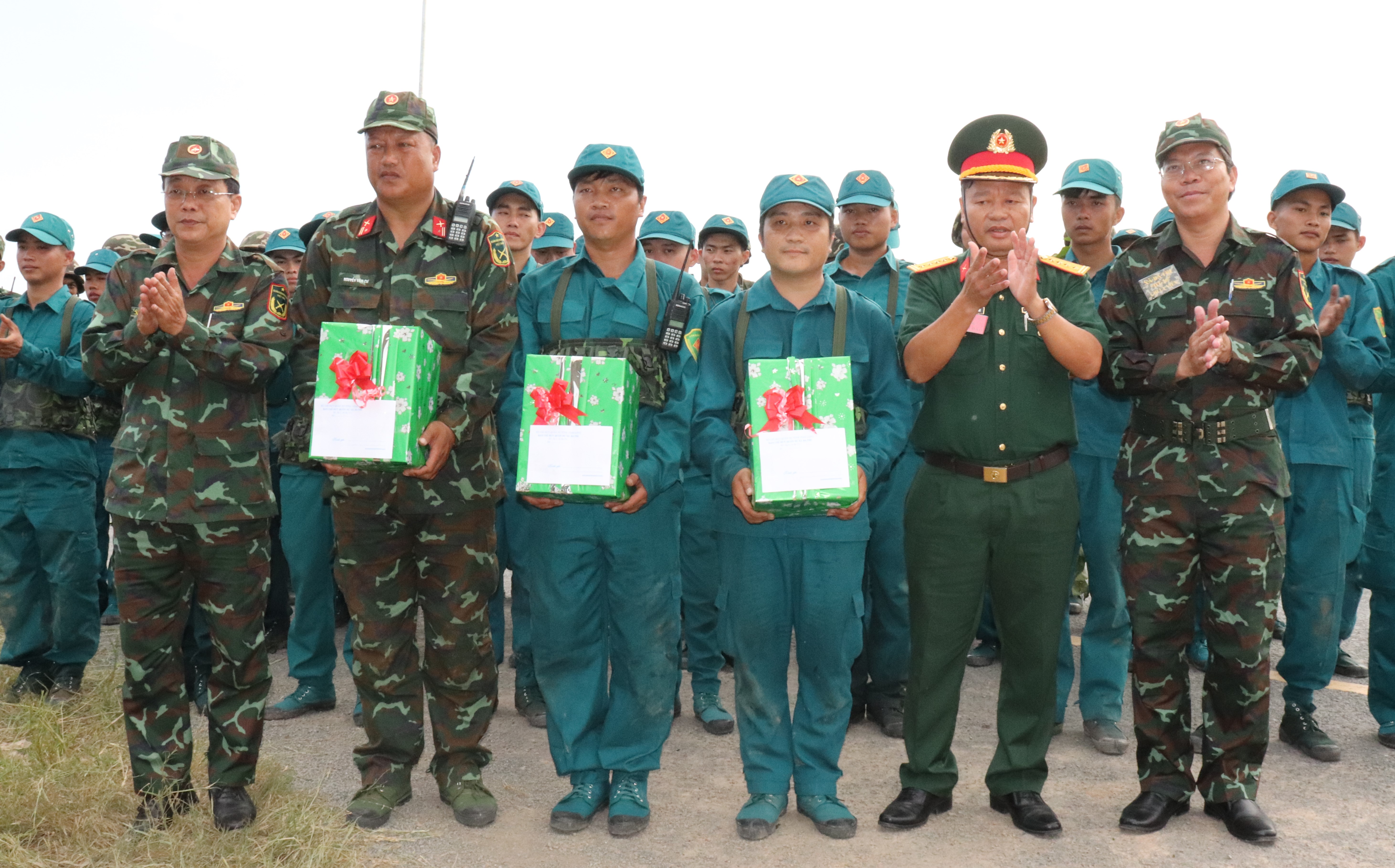 Ba Tri tổ chức thành công diễn tập chiến đấu trong khu vực phòng thủ năm 2026