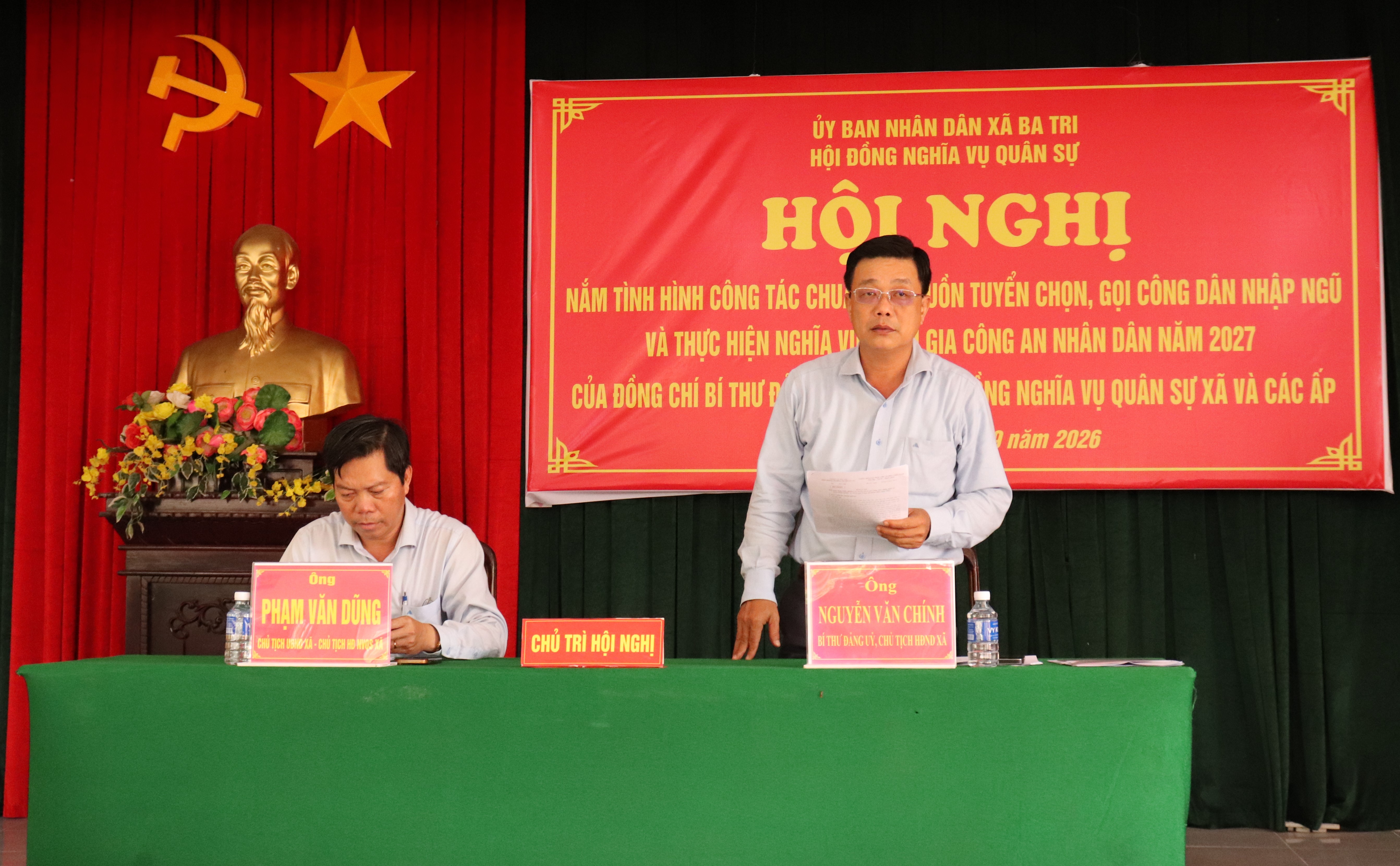 Bí thư Đảng ủy, Chủ tịch UBND xã Ba Tri làm việc với Hội đồng nghĩa vụ quân sự xã và các ấp về công tác tuyển chọn gọi công dân nhập ngũ năm 2027