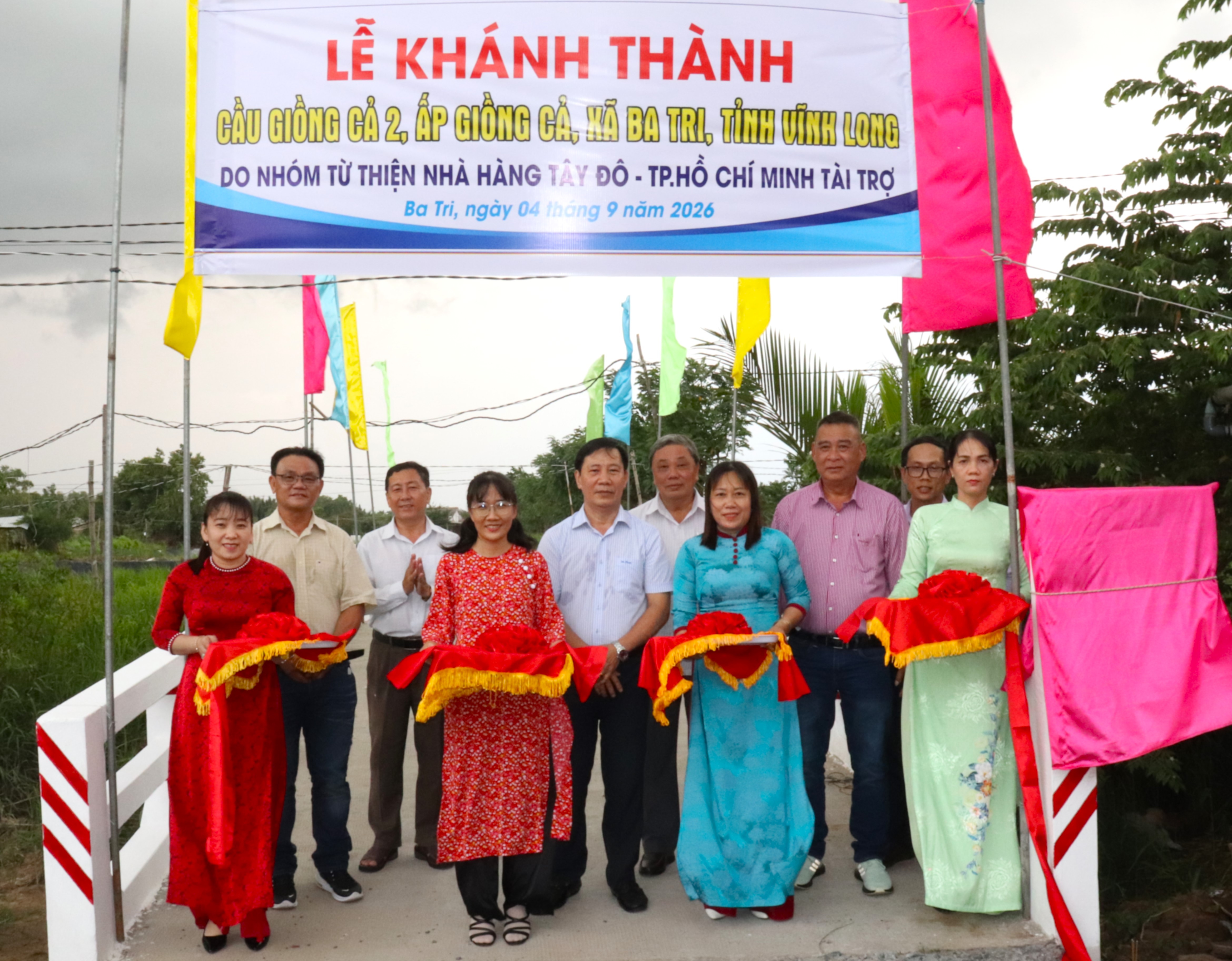 Nhóm từ thiện Nhà hàng Tây Đô – Tp Hồ Chí Minh tài trợ xây dựng cầu giao thông nông thôn tại xã Ba Tri
