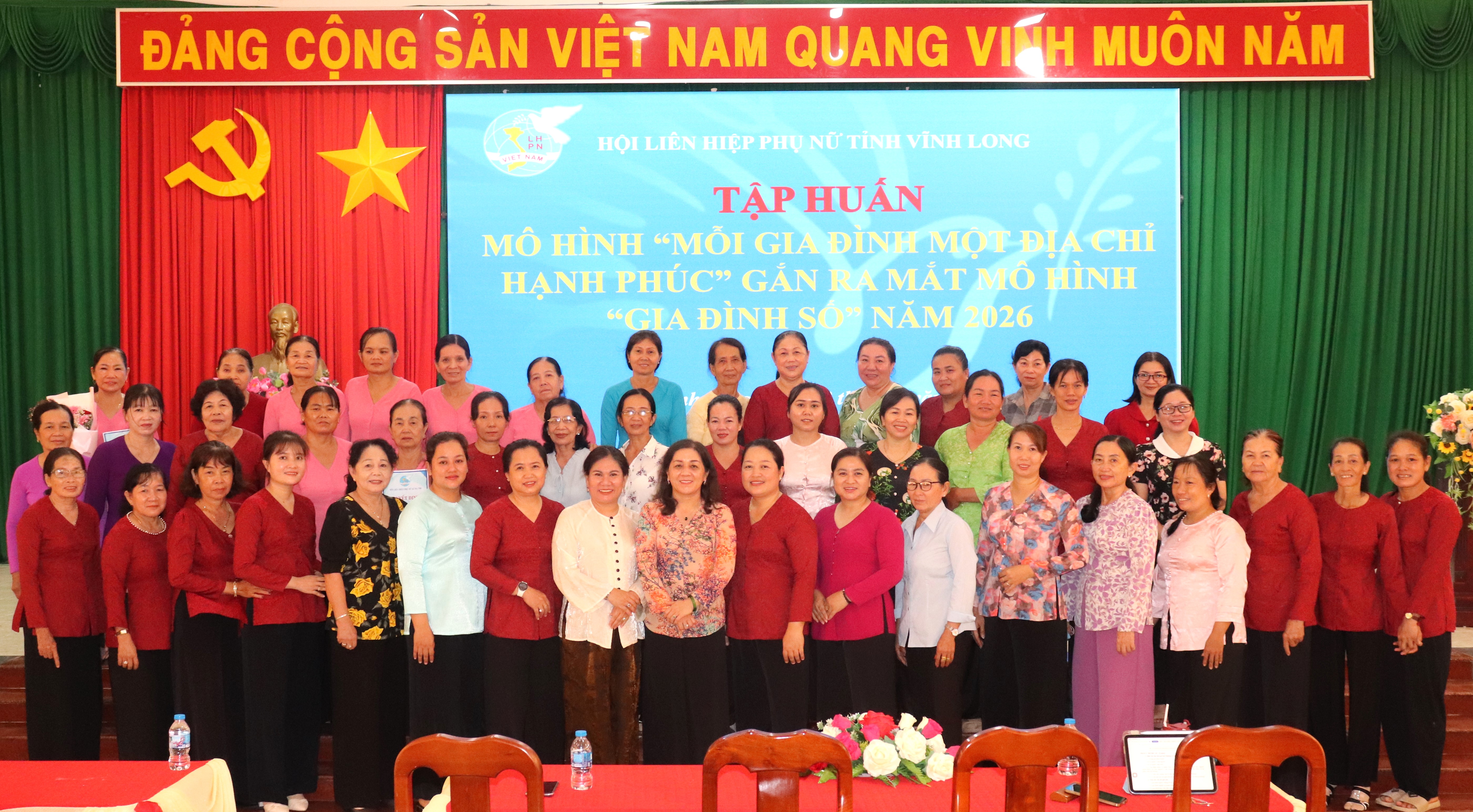 Trang bị kiến thức về xây dựng mô hình “Mỗi gia đình một địa chỉ hạnh phúc” và ra mắt mô hình “Gia đình an toàn số” tại xã Ba Tri