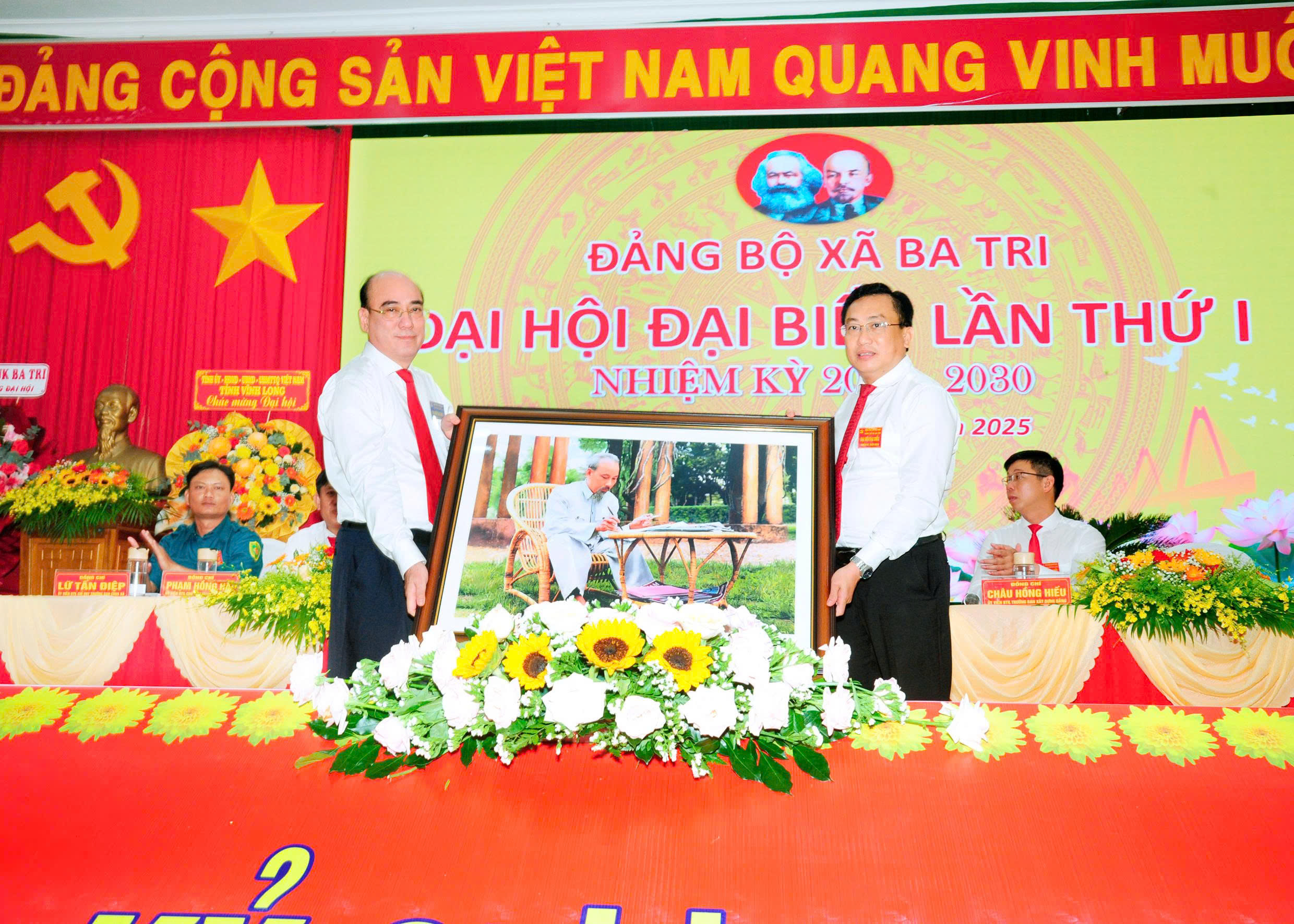 Đảng bộ xã Ba Tri tổ chức thành công Đại hội đại biểu lần thứ I, nhiệm kỳ 2025-2030
