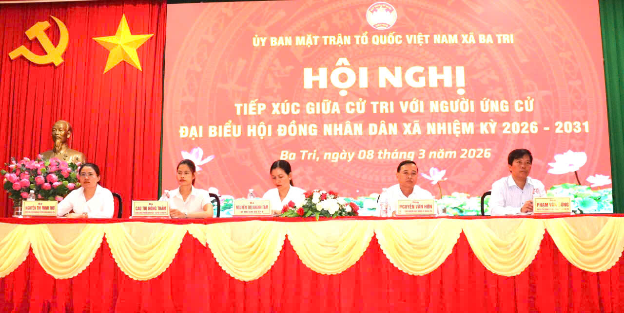Ứng cử viên đại biểu HĐND xã, đơn vị bầu cử số 2 tiếp xúc cử tri vận động bầu cử