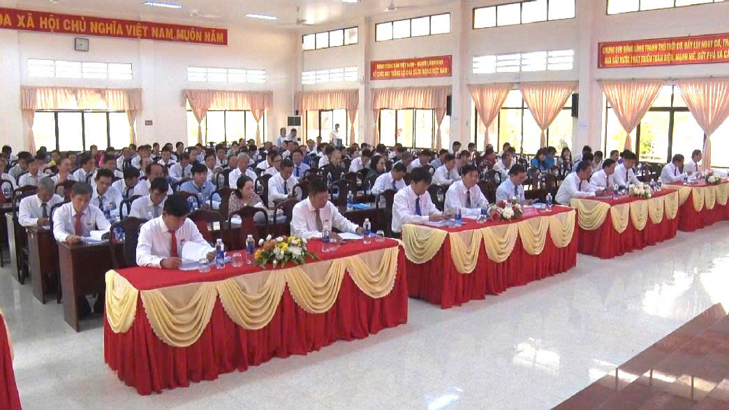 Hội đồng nhân dân xã Ba Tri khóa 1 tổ chức kỳ họp thứ 2
