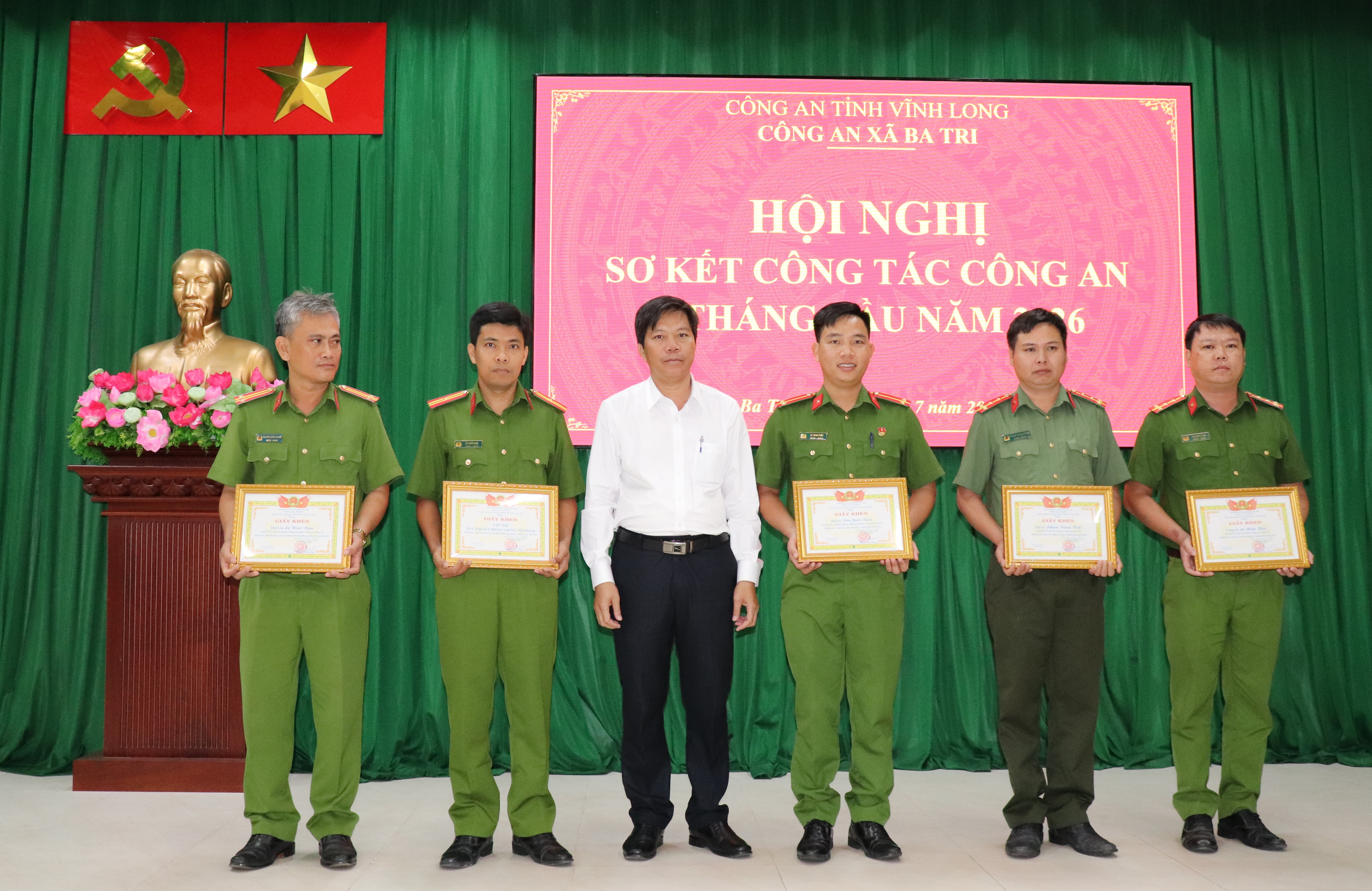 Chủ tịch UBND xã Phạm Văn Dũng chủ trì hội nghị sơ kết công tác Công an 6 tháng đầu năm 2026