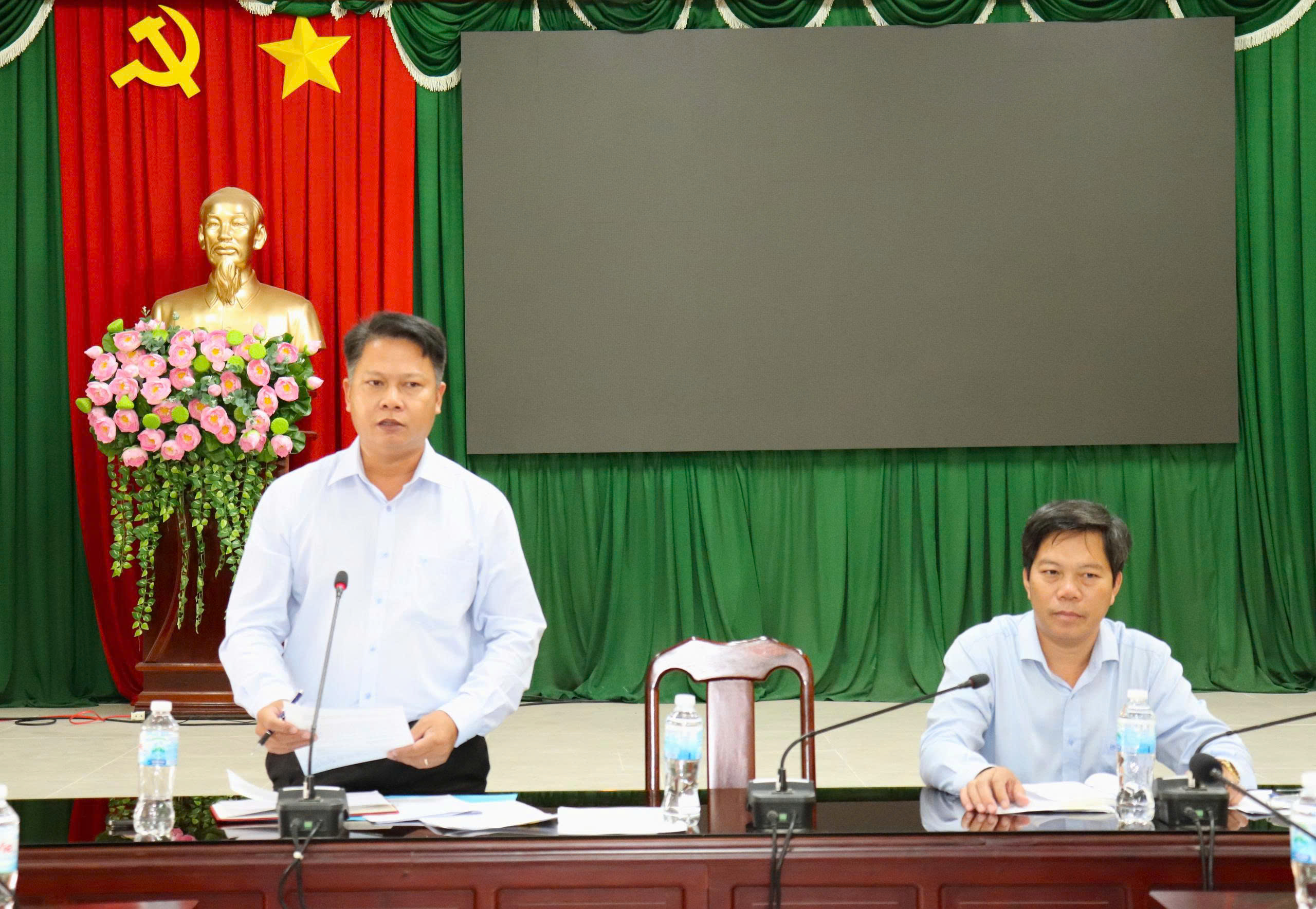 Ba Tri: Giám sát công tác thu gom, vận chuyển và xử lý chất thải rắn sinh hoạt